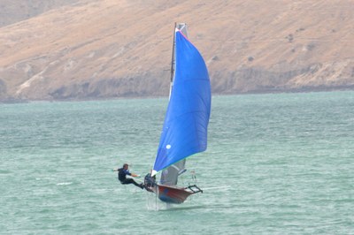 R607 - TheVirtual - Paul Roe and Dan Leech sheeting kite on foils