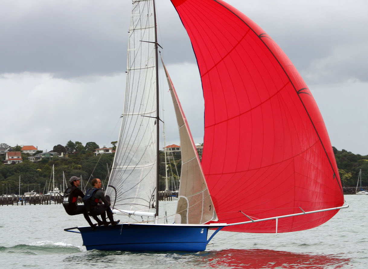 L4 downwind with kite up