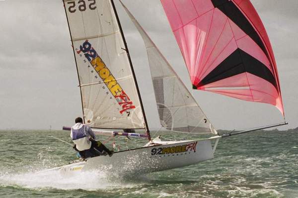 MoreFM Richard Chapman and Grant Nelson kite Leander 2004