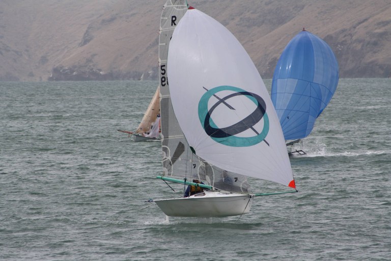 R589 - Merde - David Pairman and Tim Allan foiling kite