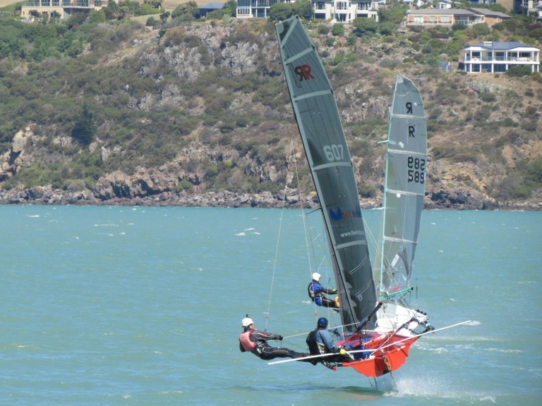 R607 - TheVirtual - Paul Roe and Malcolm Snowdon and R589 - Merde - David Pairman and Peter Holder 