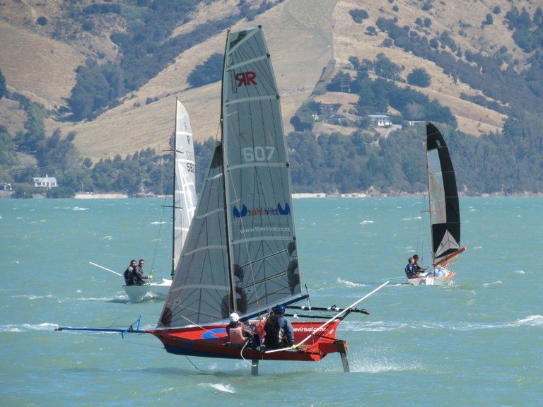 R607 - TheVirtual - Paul Roe and Malcolm Snowdon port tack 