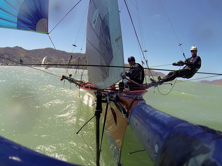R607 - TheVirtual - Paul Roe and Malcolm Snowdon - R589 - Merde - David Pairman and Peter Holder Kites