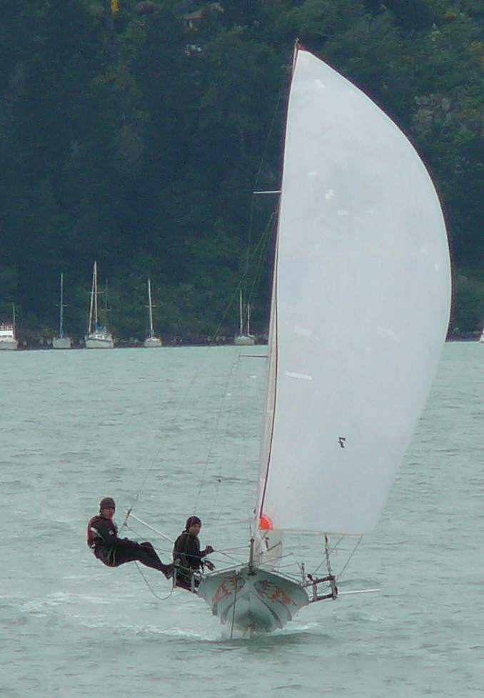R603 - L3 - Sean Milner and Andy Gallagher foiling with kite