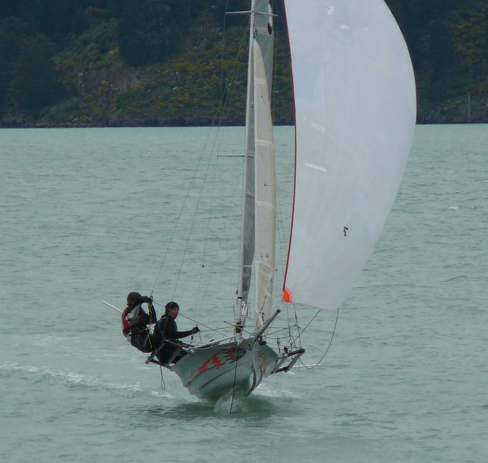 R603 - L3 - Sean Milner and Andy Gallagher foiling with kite
